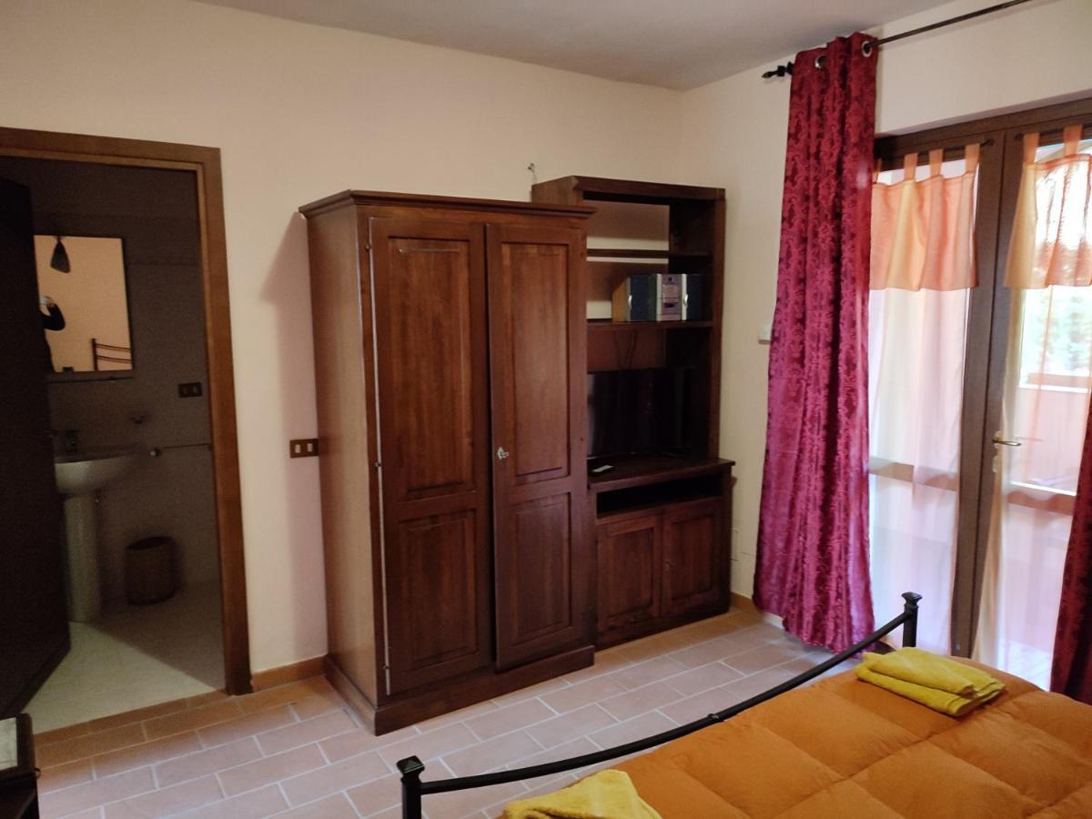 B&B Casale Roshlee Gualdo Cattaneo Esterno foto