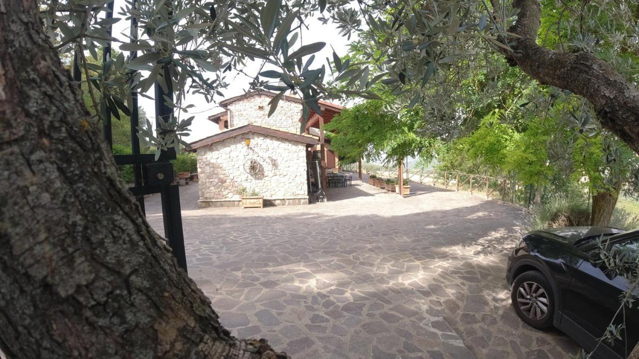 B&B Casale Roshlee Gualdo Cattaneo Esterno foto