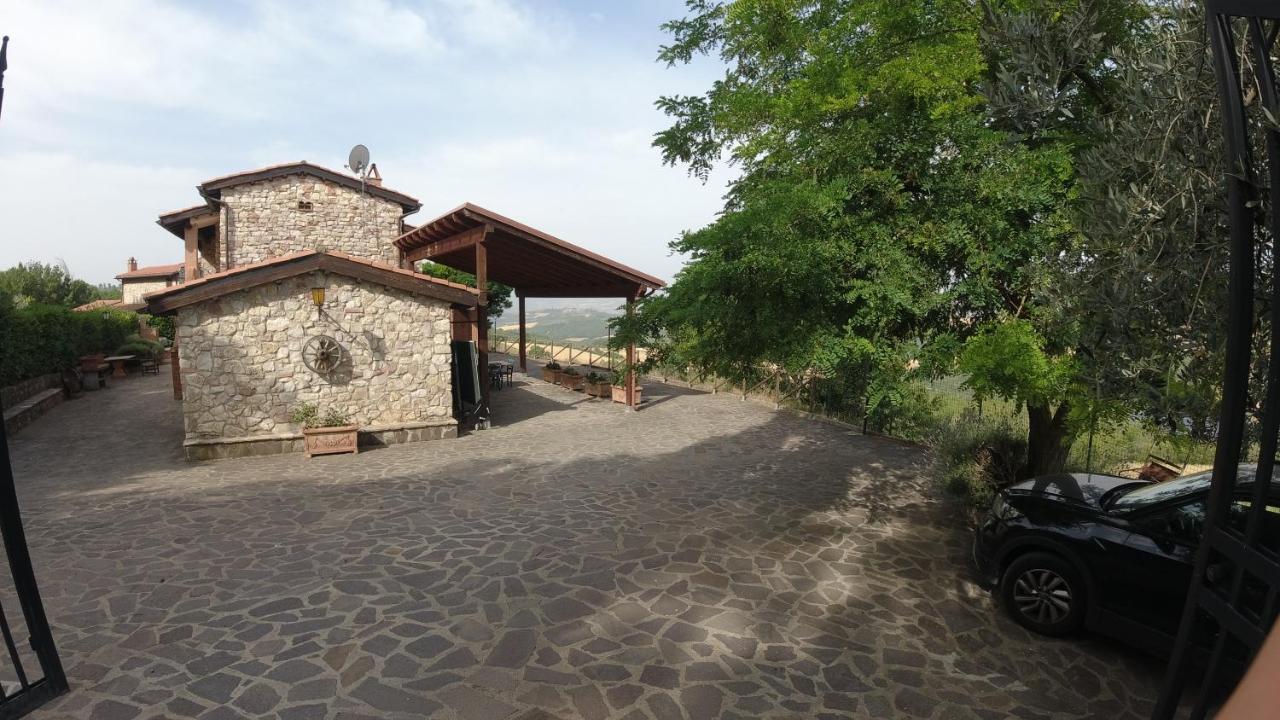 B&B Casale Roshlee Gualdo Cattaneo Esterno foto